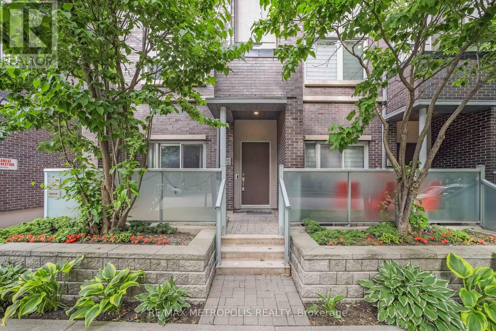 Photo 26 of Th 55 295 Village Green Square, Toronto ON