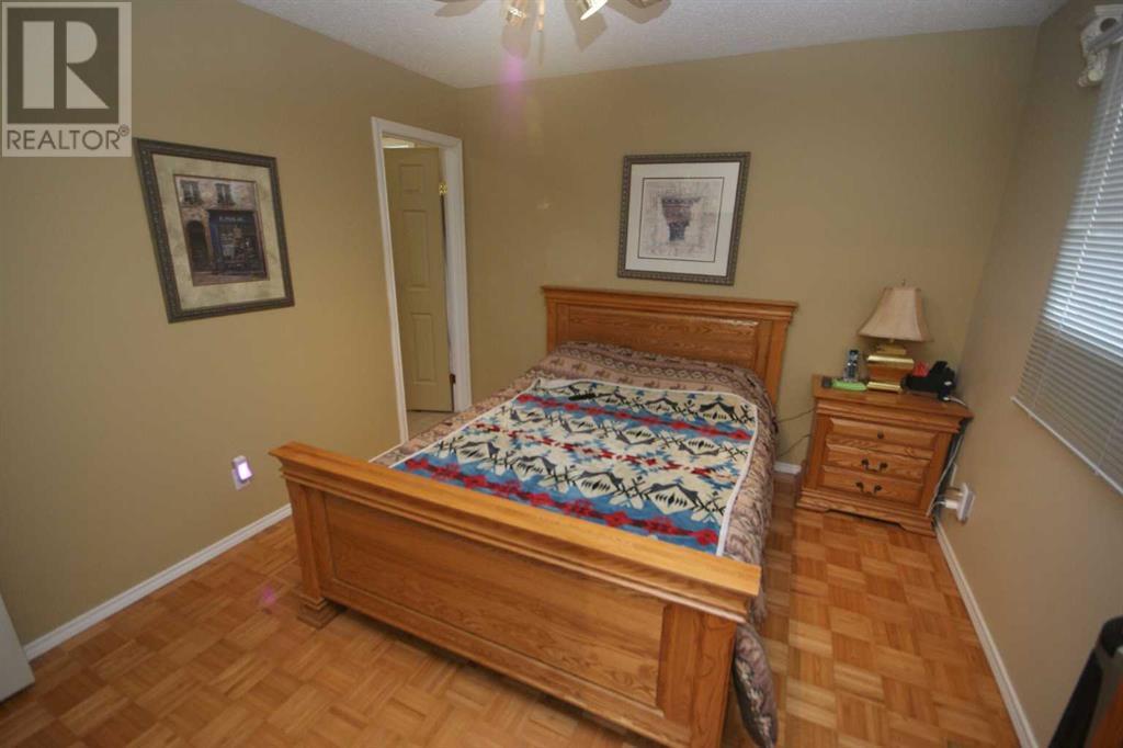 Single Family House 4 Level for Sale in   Avenue SW Cedarbrae Calgary 