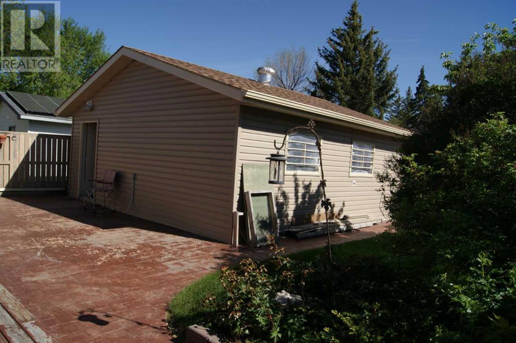 Single Family House 4 Level for Sale in   Avenue SW Cedarbrae Calgary 