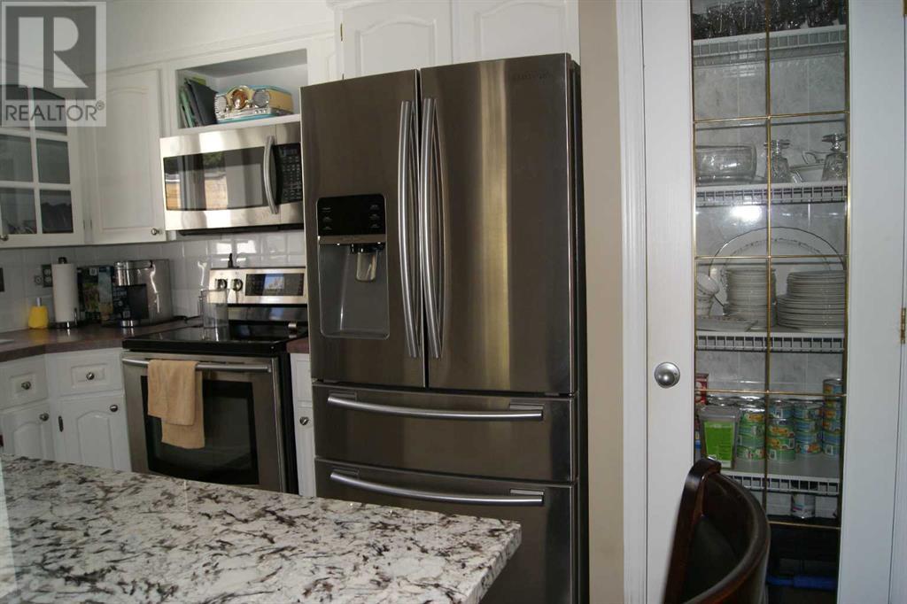 Single Family House 4 Level for Sale in   Avenue SW Cedarbrae Calgary 