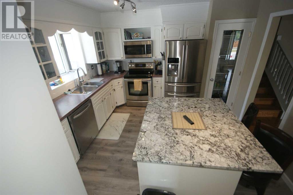 Single Family House 4 Level for Sale in   Avenue SW Cedarbrae Calgary 
