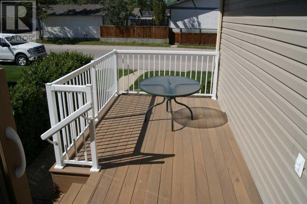 Single Family House 4 Level for Sale in   Avenue SW Cedarbrae Calgary 