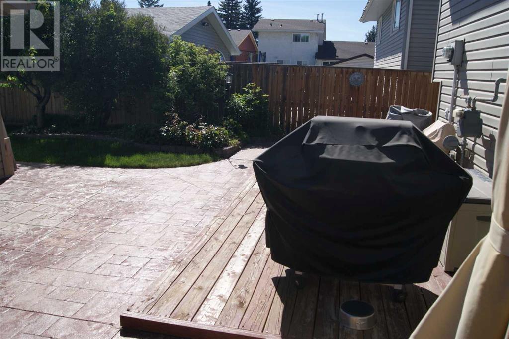 Single Family House 4 Level for Sale in   Avenue SW Cedarbrae Calgary 
