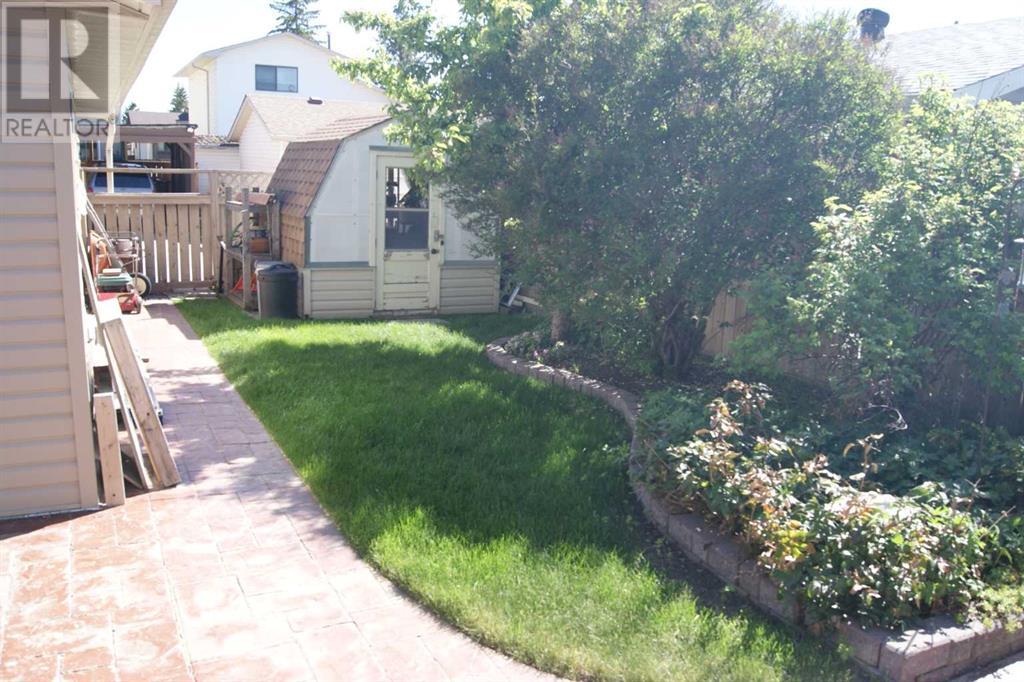 Single Family House 4 Level for Sale in   Avenue SW Cedarbrae Calgary 
