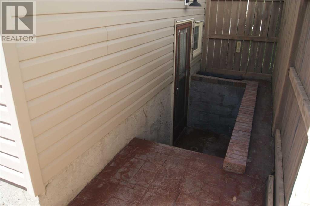 Single Family House 4 Level for Sale in   Avenue SW Cedarbrae Calgary 