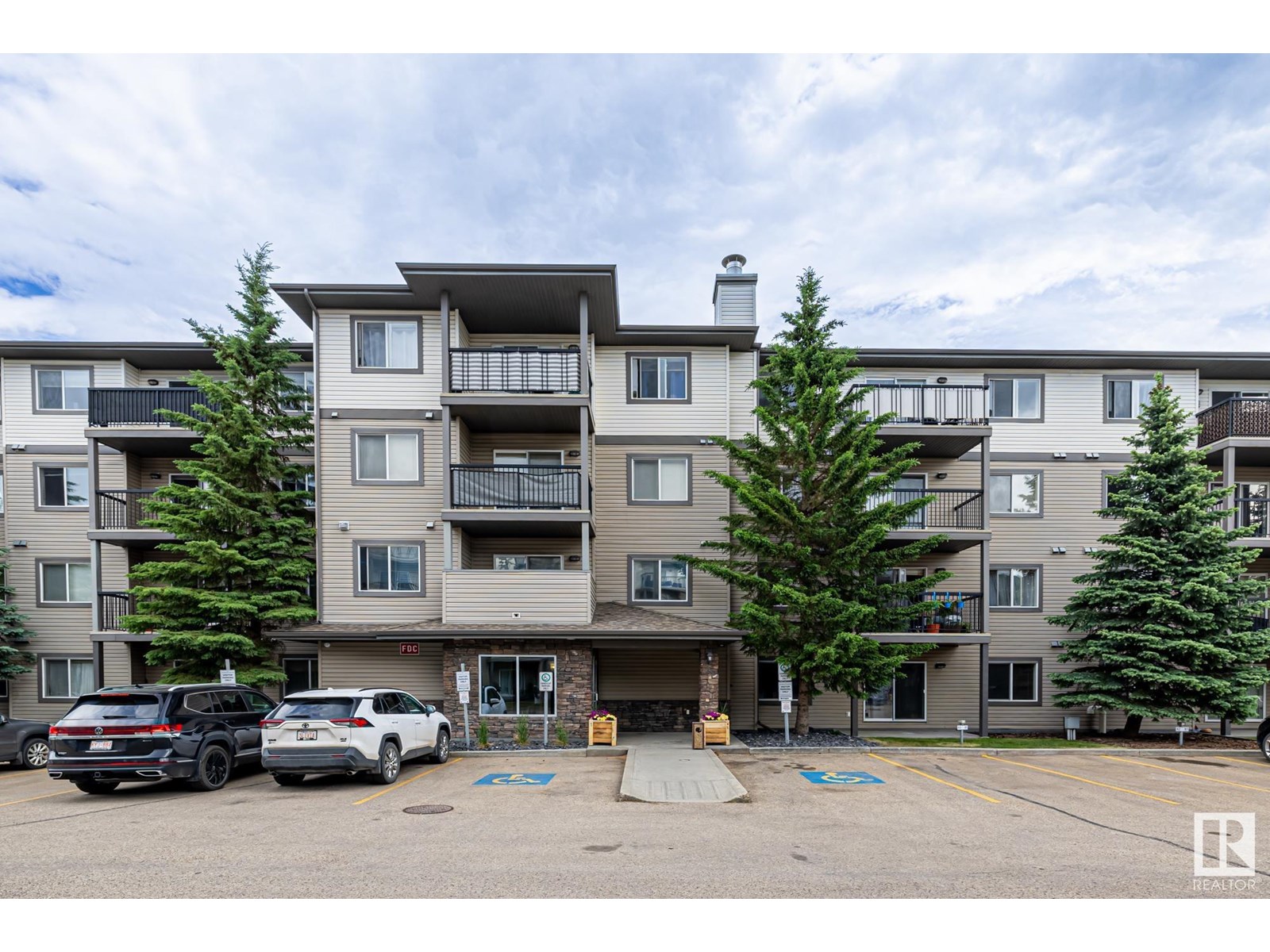 Photo 1 of 204 1188 Hyndman Rd Nw, Edmonton AB