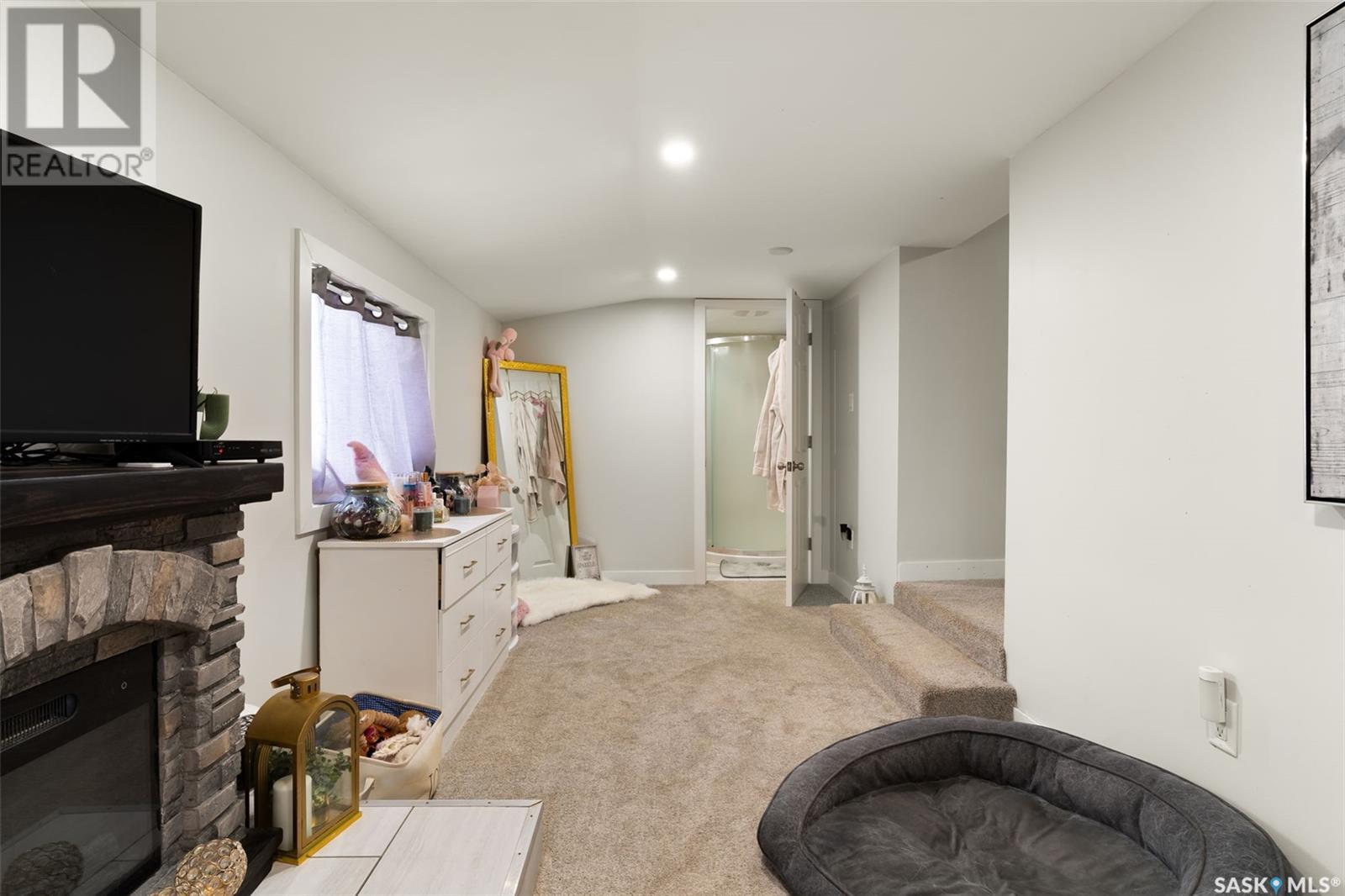 Photo 11 of 26 Garuik Crescent, Regina SK