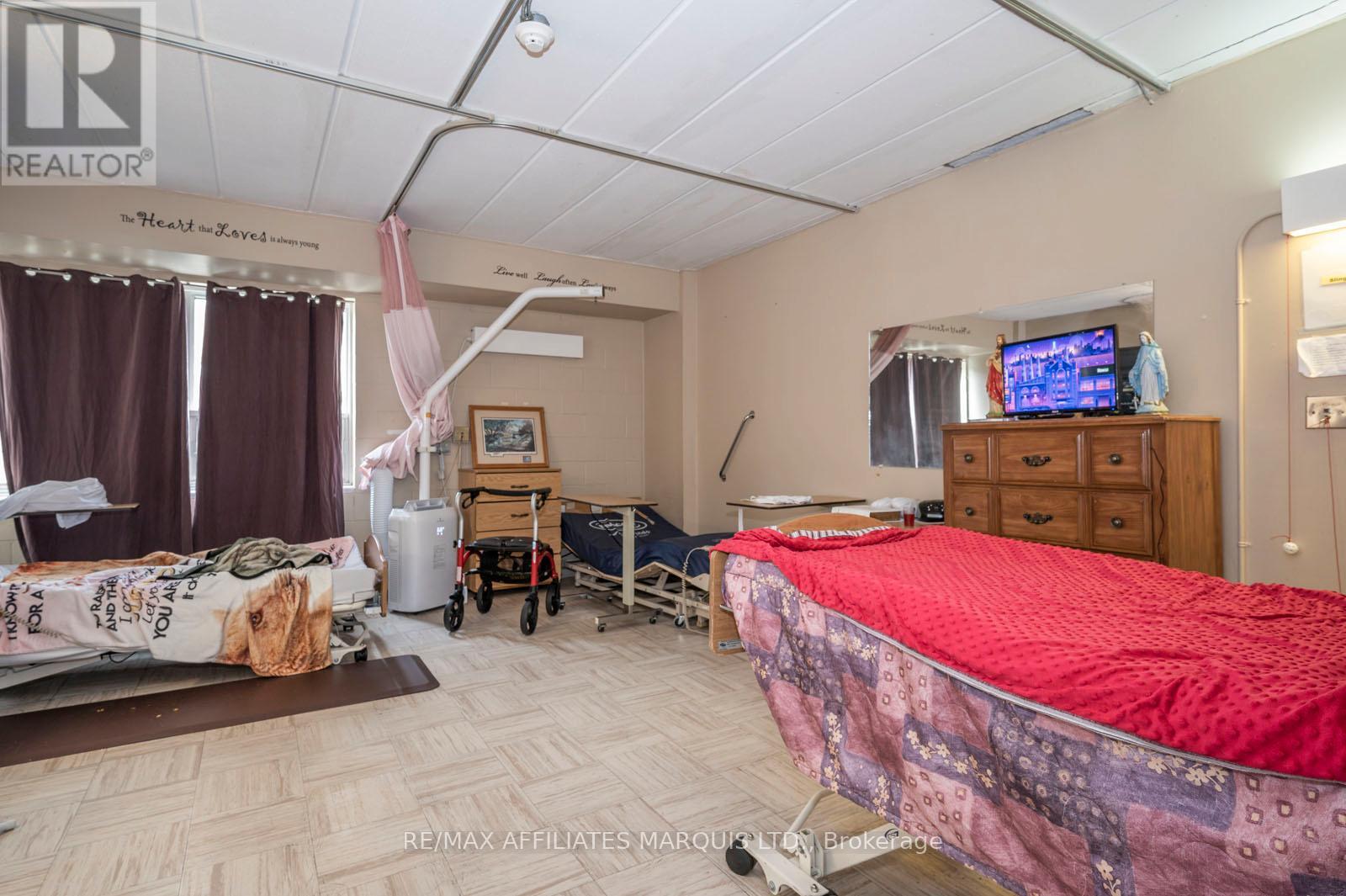 Photo 4 of 439 Second Street E, Cornwall ON