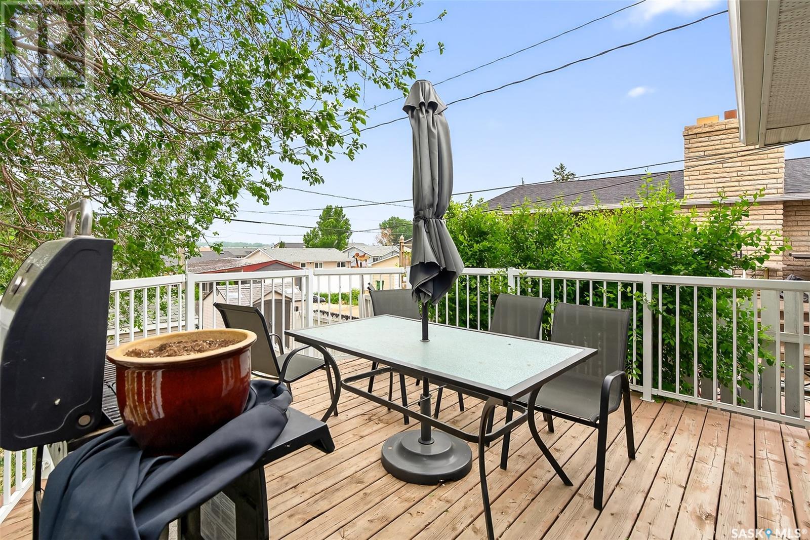 Photo 32 of 1303 Athabasca Street W, Moose Jaw SK