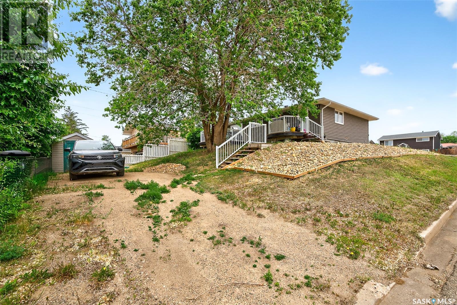 Photo 35 of 1303 Athabasca Street W, Moose Jaw SK
