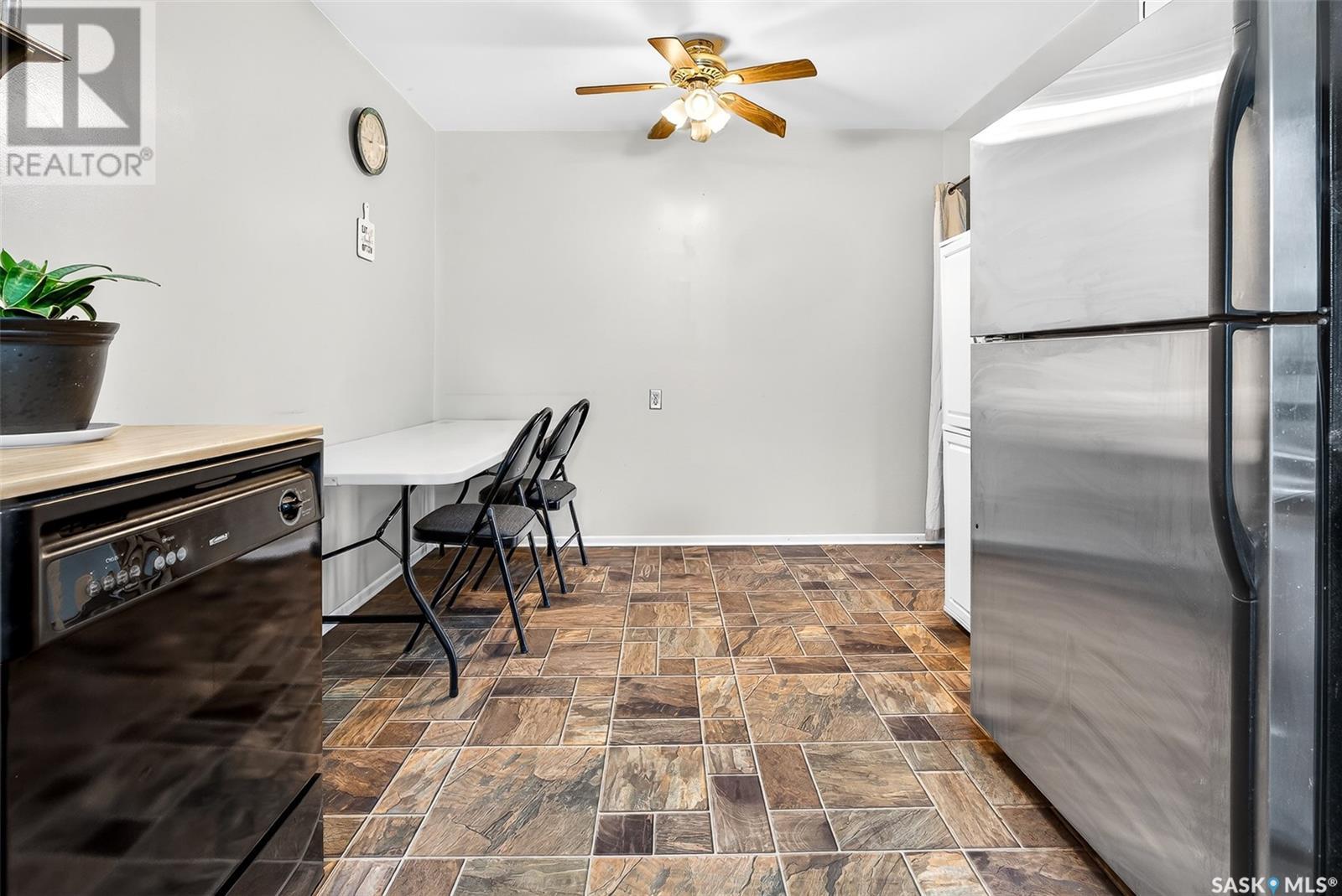 Photo 9 of 1303 Athabasca Street W, Moose Jaw SK