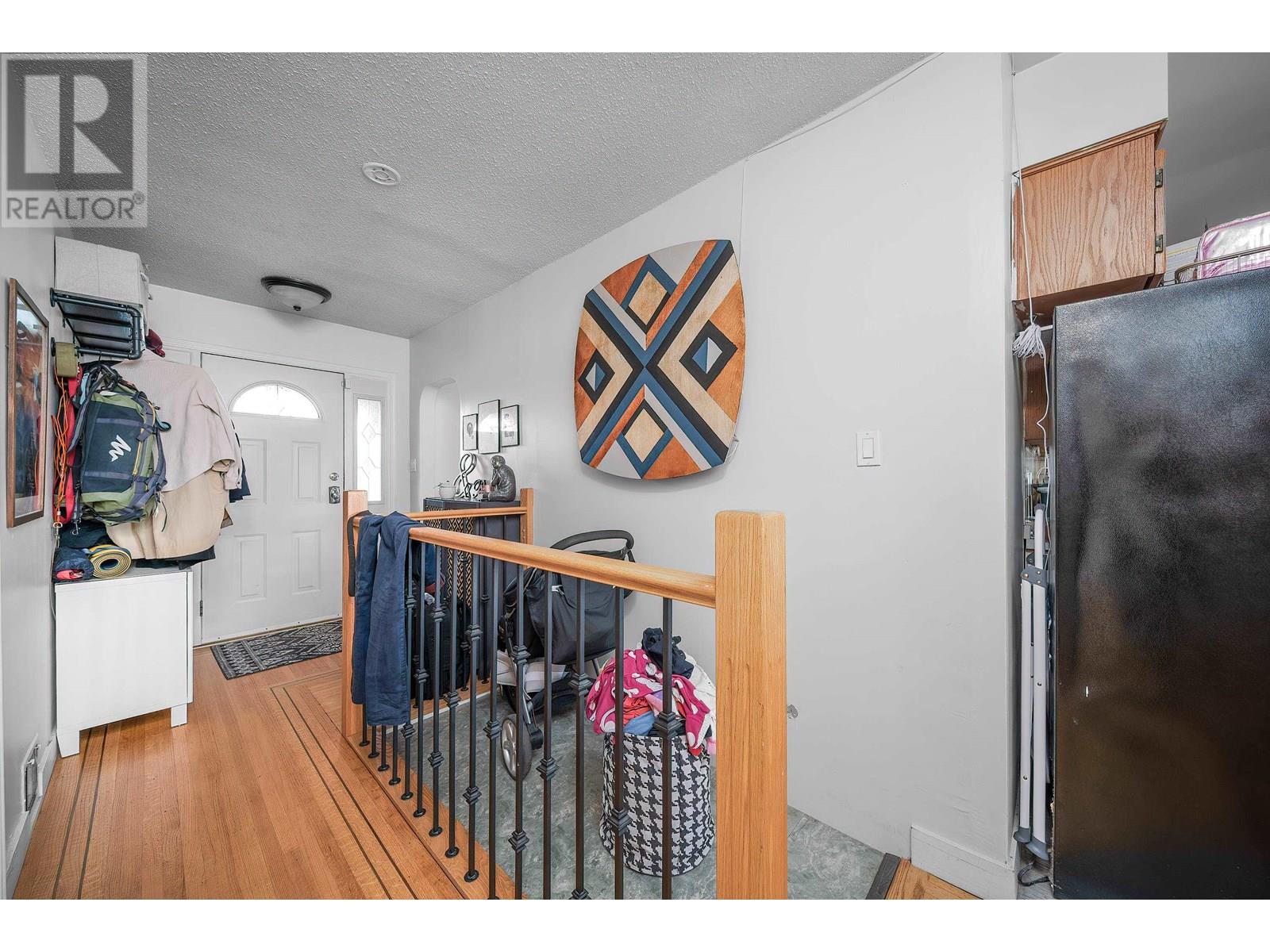 Photo 12 of 4516 Parker Street, Burnaby BC
