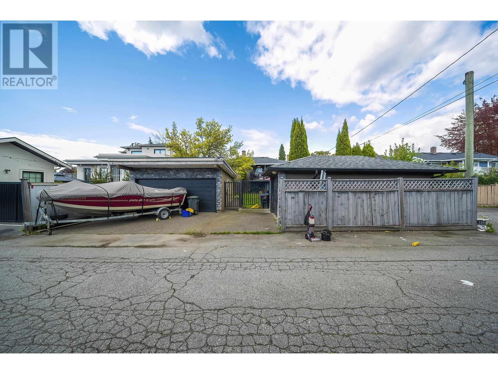 Photo 40 of 4516 Parker Street, Burnaby BC