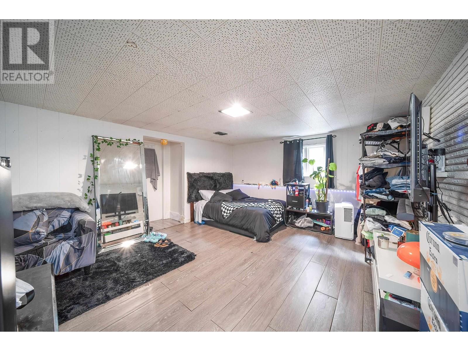 Photo 25 of 4516 Parker Street, Burnaby BC