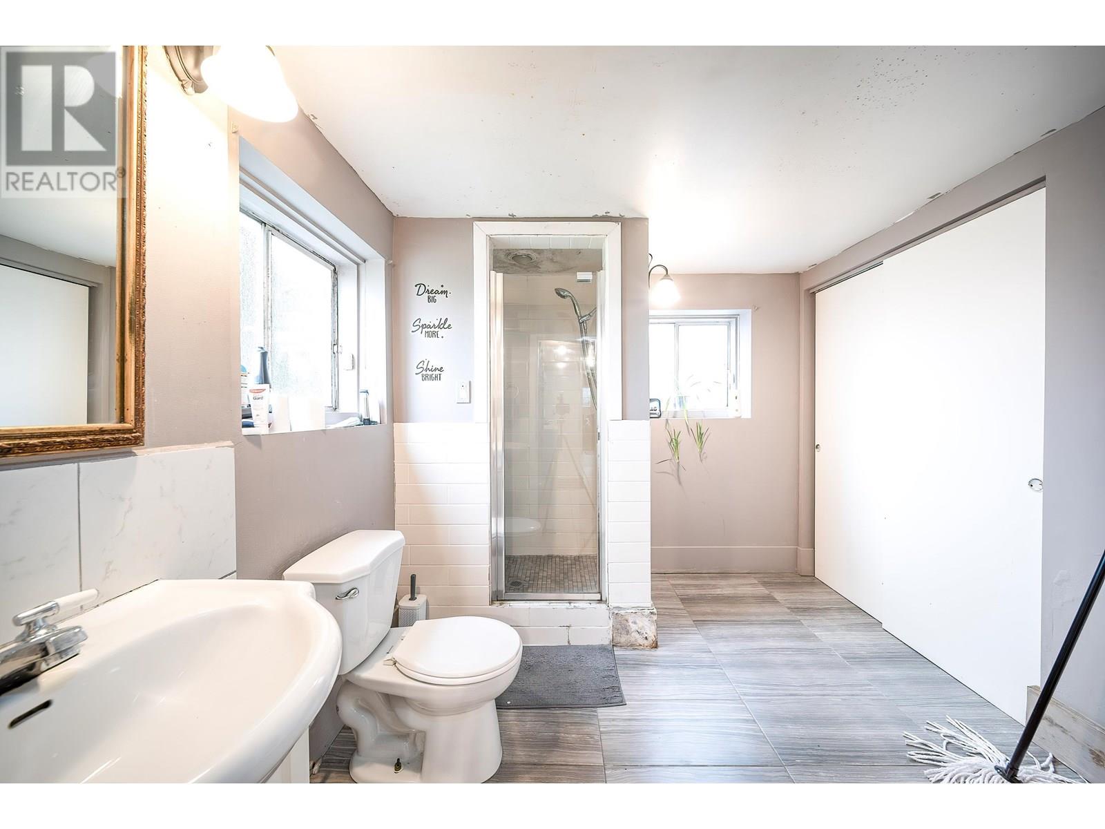 Photo 22 of 4516 Parker Street, Burnaby BC