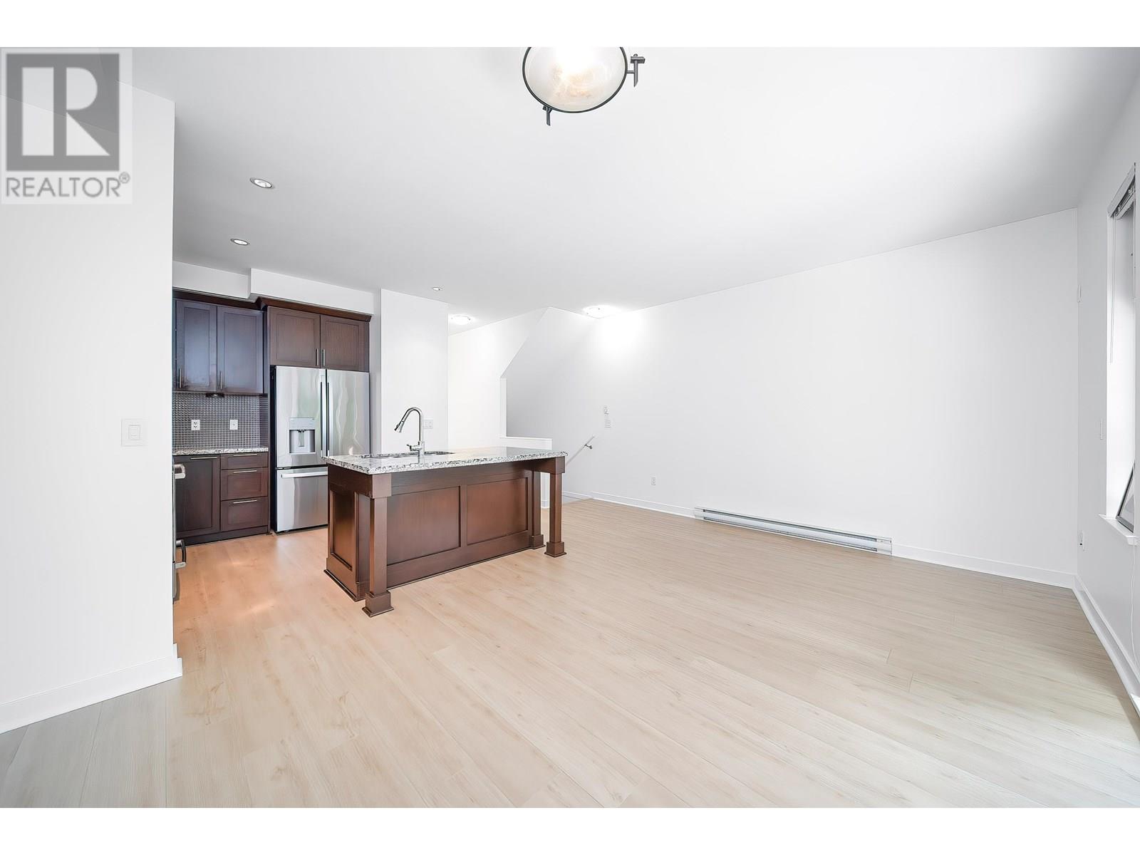 Photo 3 of 129 1480 Southview Street, Coquitlam BC