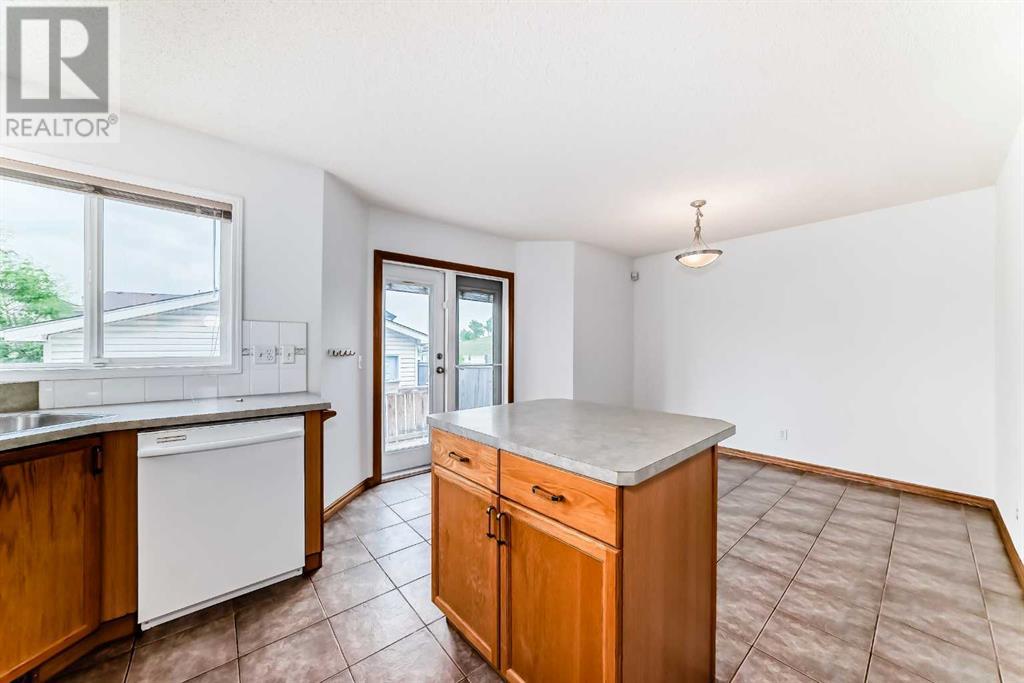 Single Family House for Sale in  Hidden Hills Place NW Hidden Valley Calgary 