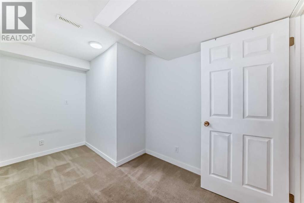Single Family House for Sale in  Hidden Hills Place NW Hidden Valley Calgary 