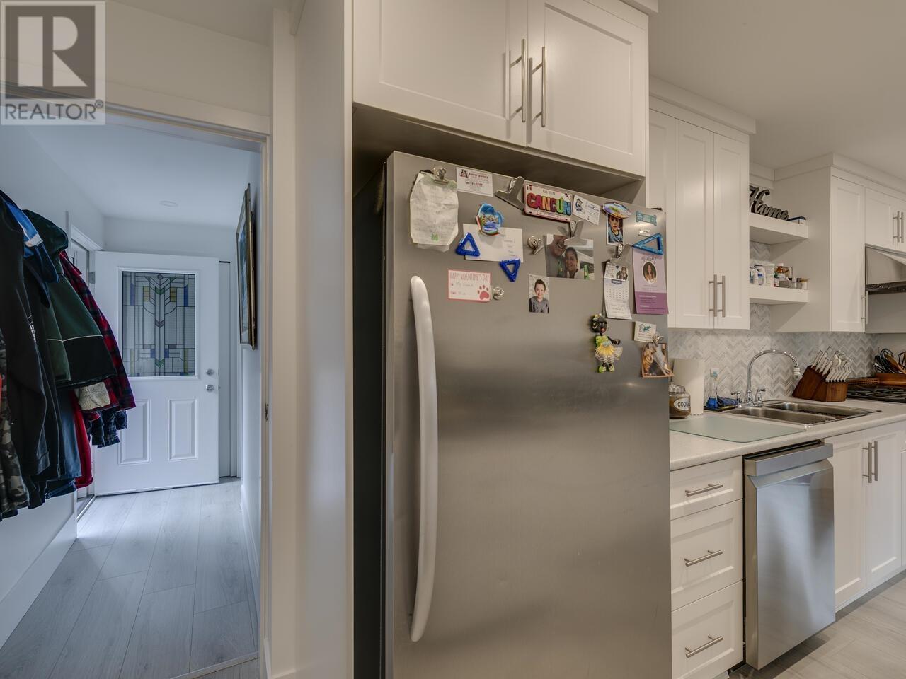 491 MIDVALE STREET, Coquitlam