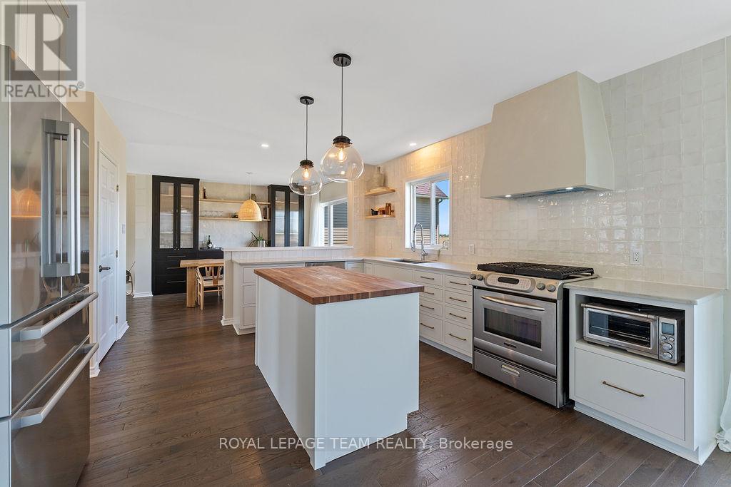 Photo 34 of 228 Labelle Street, Russell ON