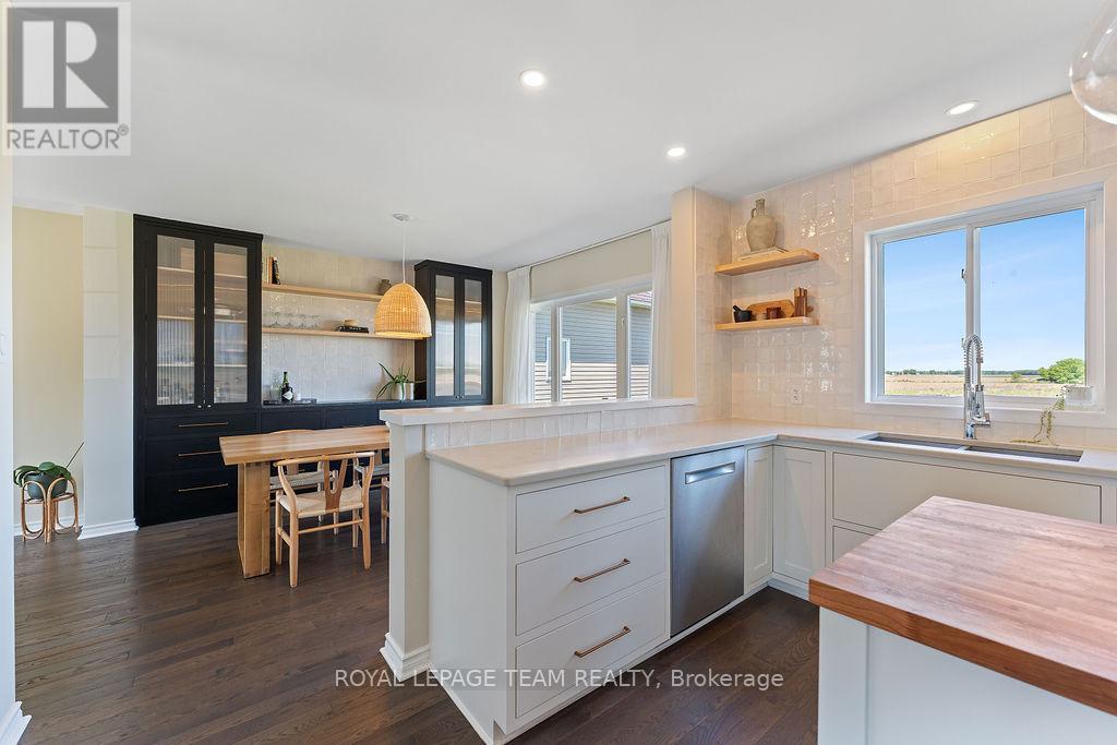 Photo 20 of 228 Labelle Street, Russell ON