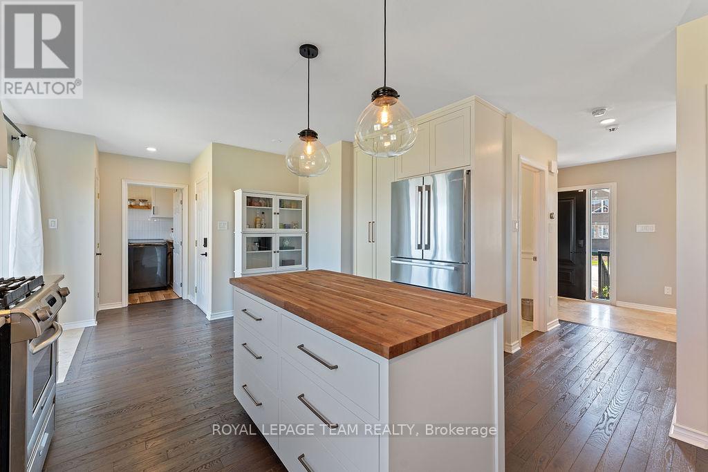 Photo 40 of 228 Labelle Street, Russell ON