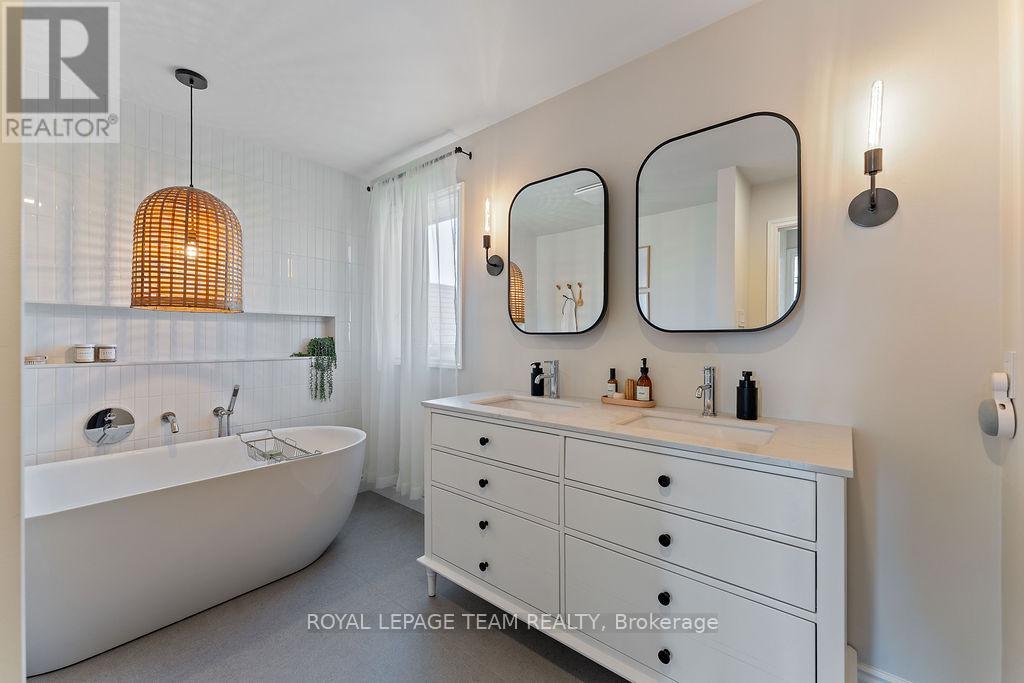 Photo 36 of 228 Labelle Street, Russell ON