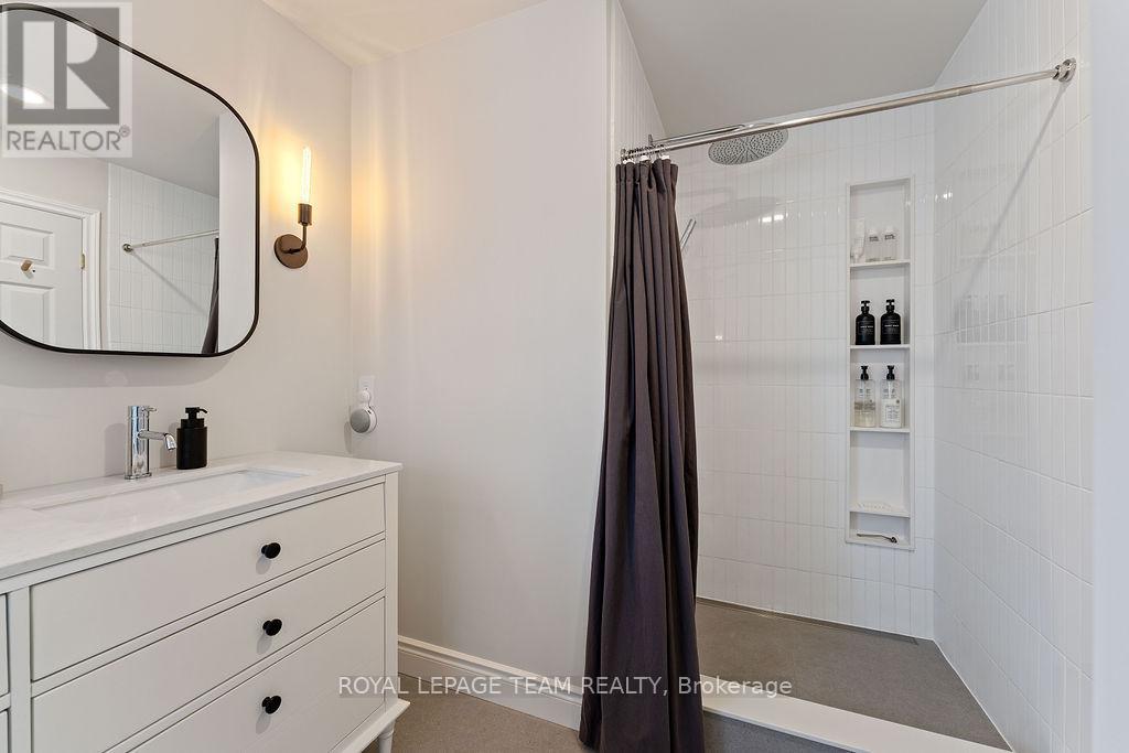 Photo 23 of 228 Labelle Street, Russell ON