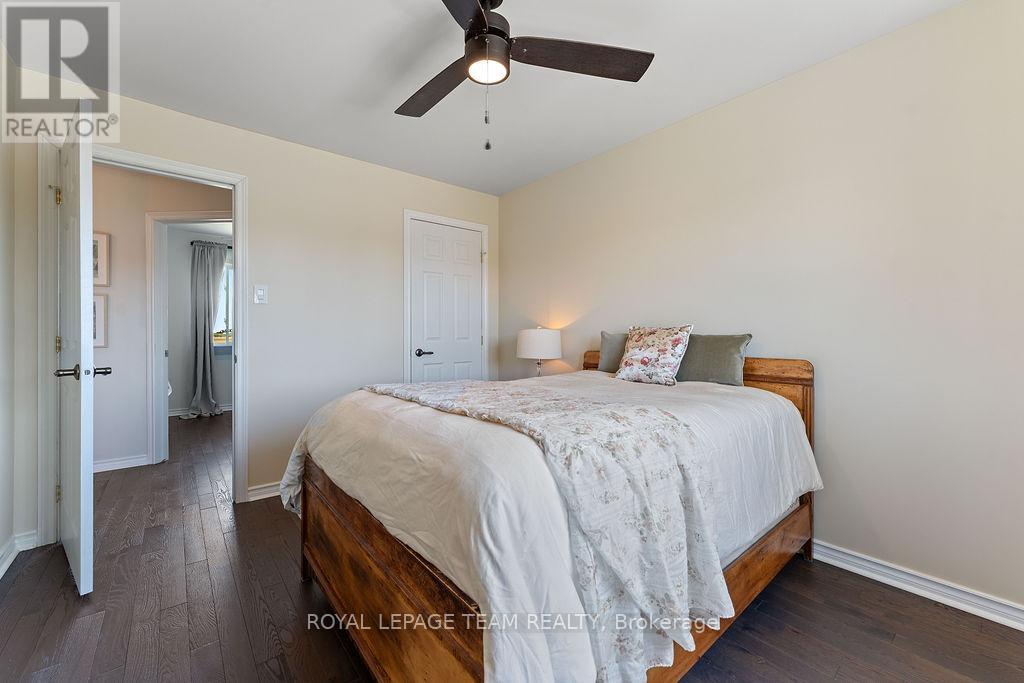Photo 22 of 228 Labelle Street, Russell ON