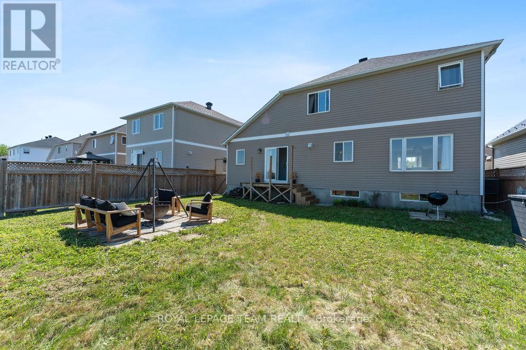 Photo 31 of 228 Labelle Street, Russell ON
