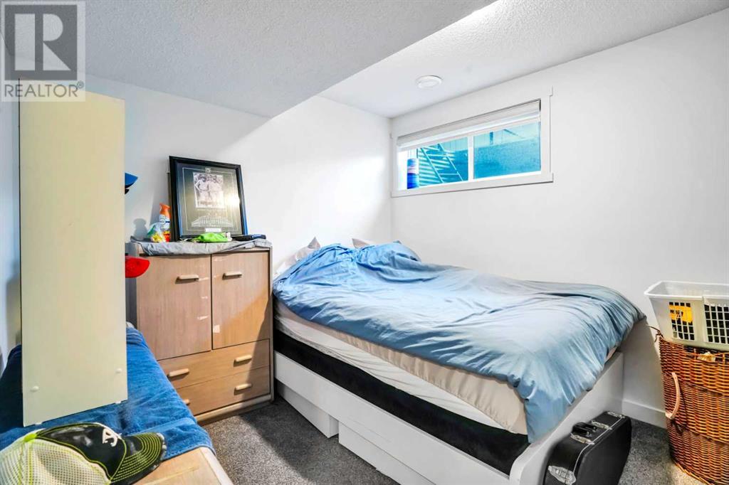 Single Family House for Sale in  Belmont Avenue SW Belmont Calgary 