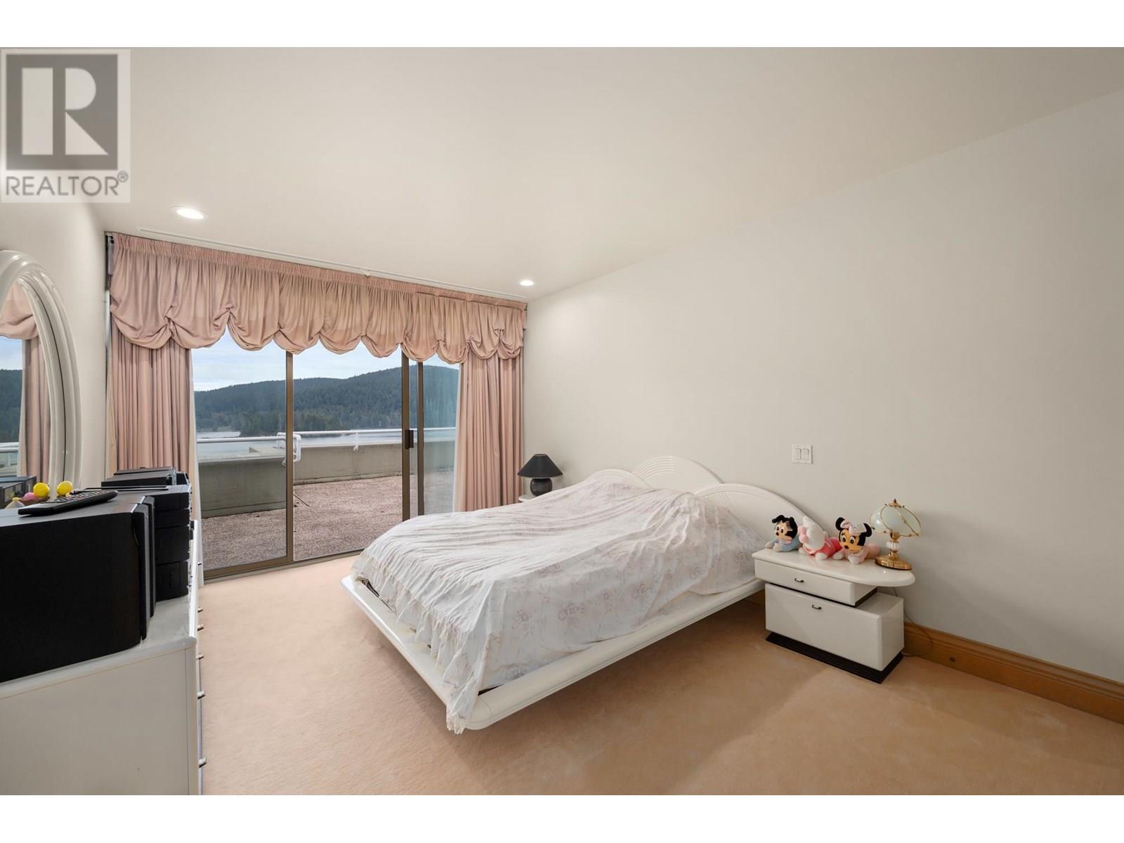 828 BEACHVIEW DRIVE, North Vancouver real estate listing R2931113