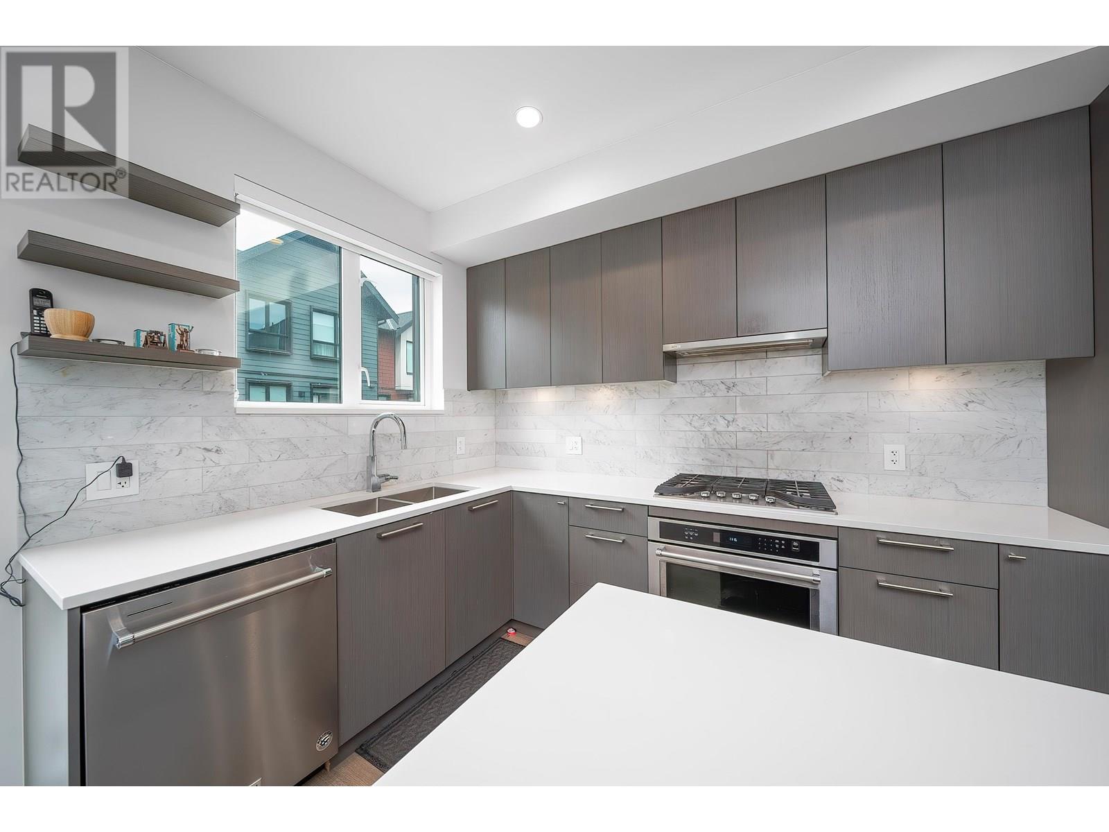 Photo 9 of 119 4738 Hemlock Way, Tsawwassen BC