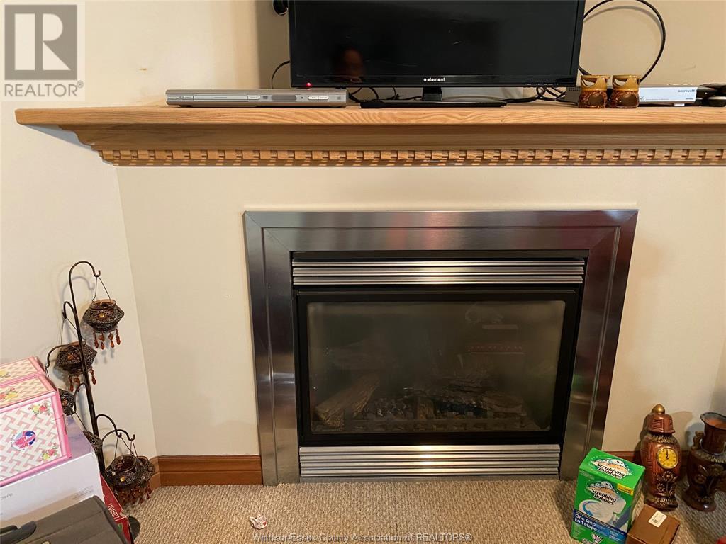 Photo 2 of 11404 Timber Bay Crescent, Windsor ON
