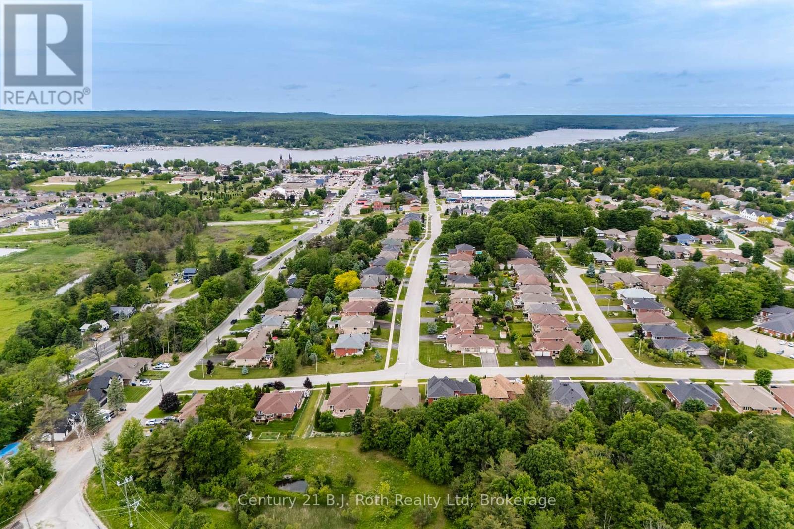Photo 25 of 67 James Street, Penetanguishene ON