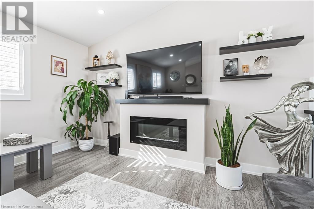 Photo 2 of 1796 Penny Lane, West Lincoln ON