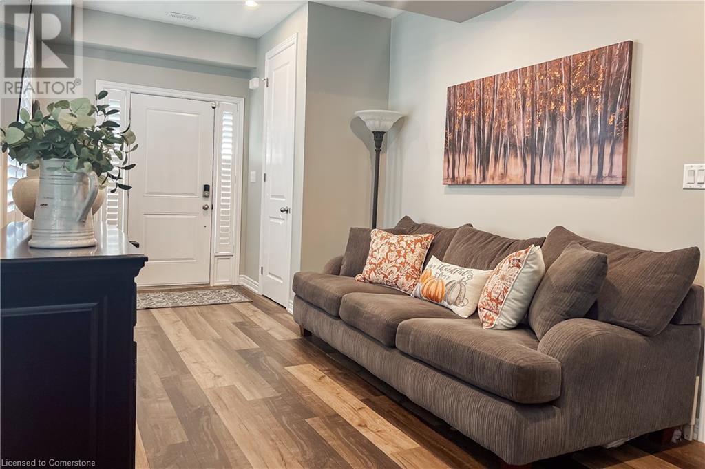 Photo 10 of 4 Garlent Avenue, Ancaster ON