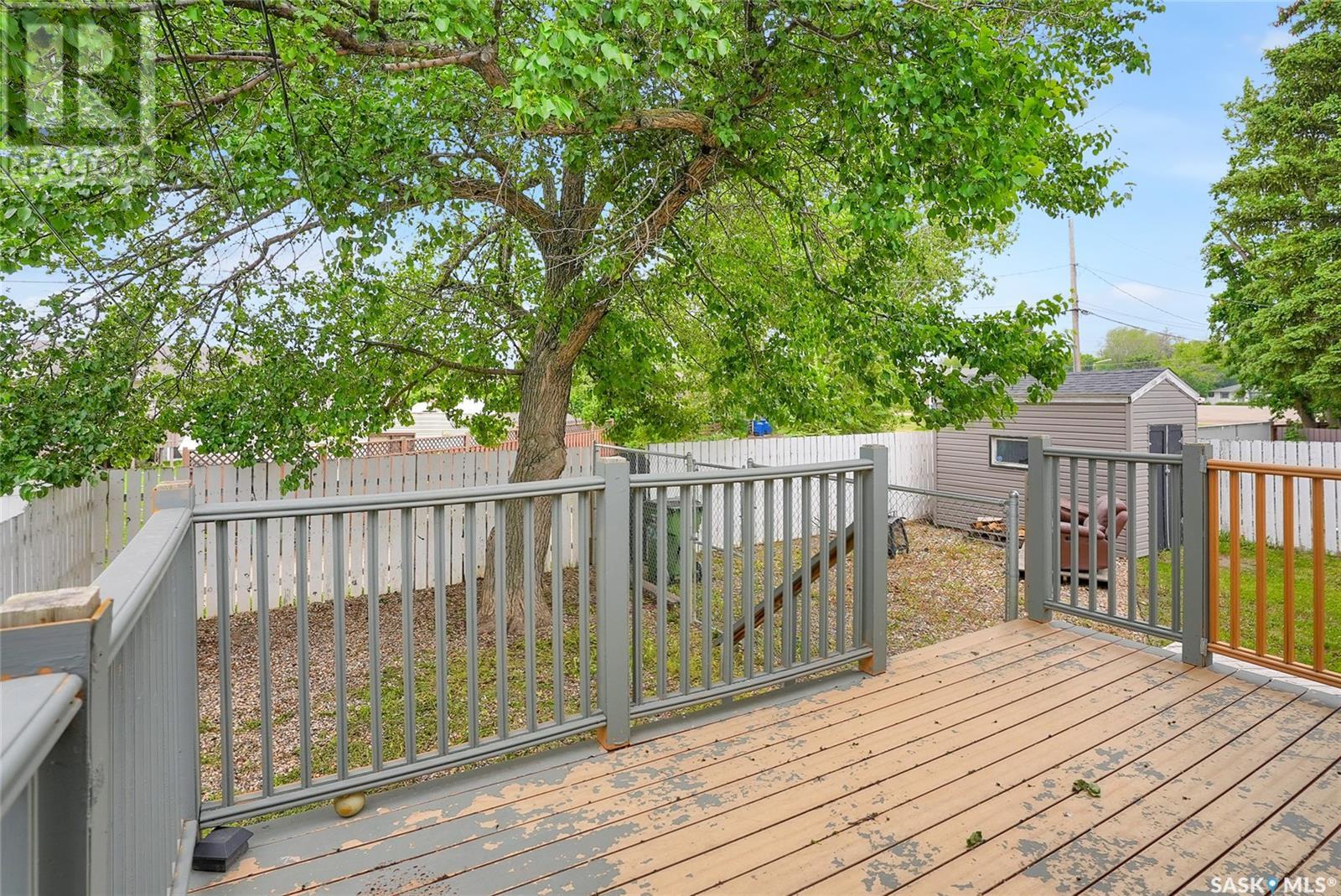 Photo 39 of 833 Keith Street, Moose Jaw SK