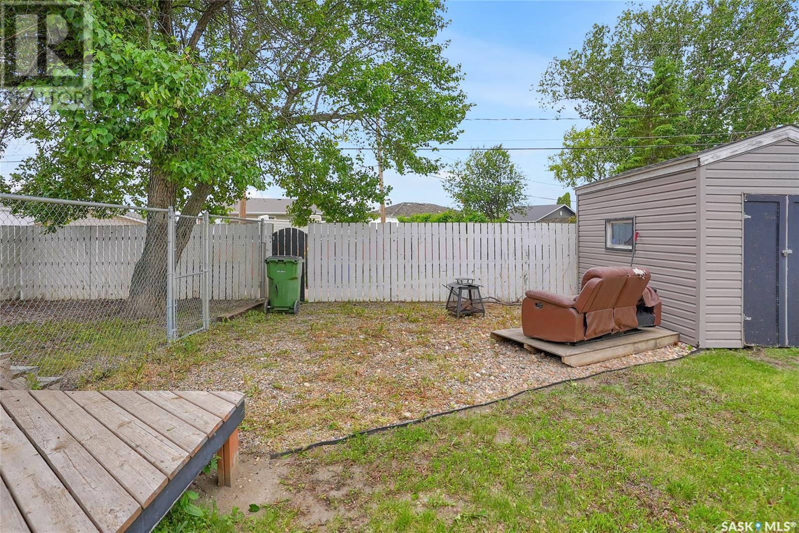 Photo 41 of 833 Keith Street, Moose Jaw SK