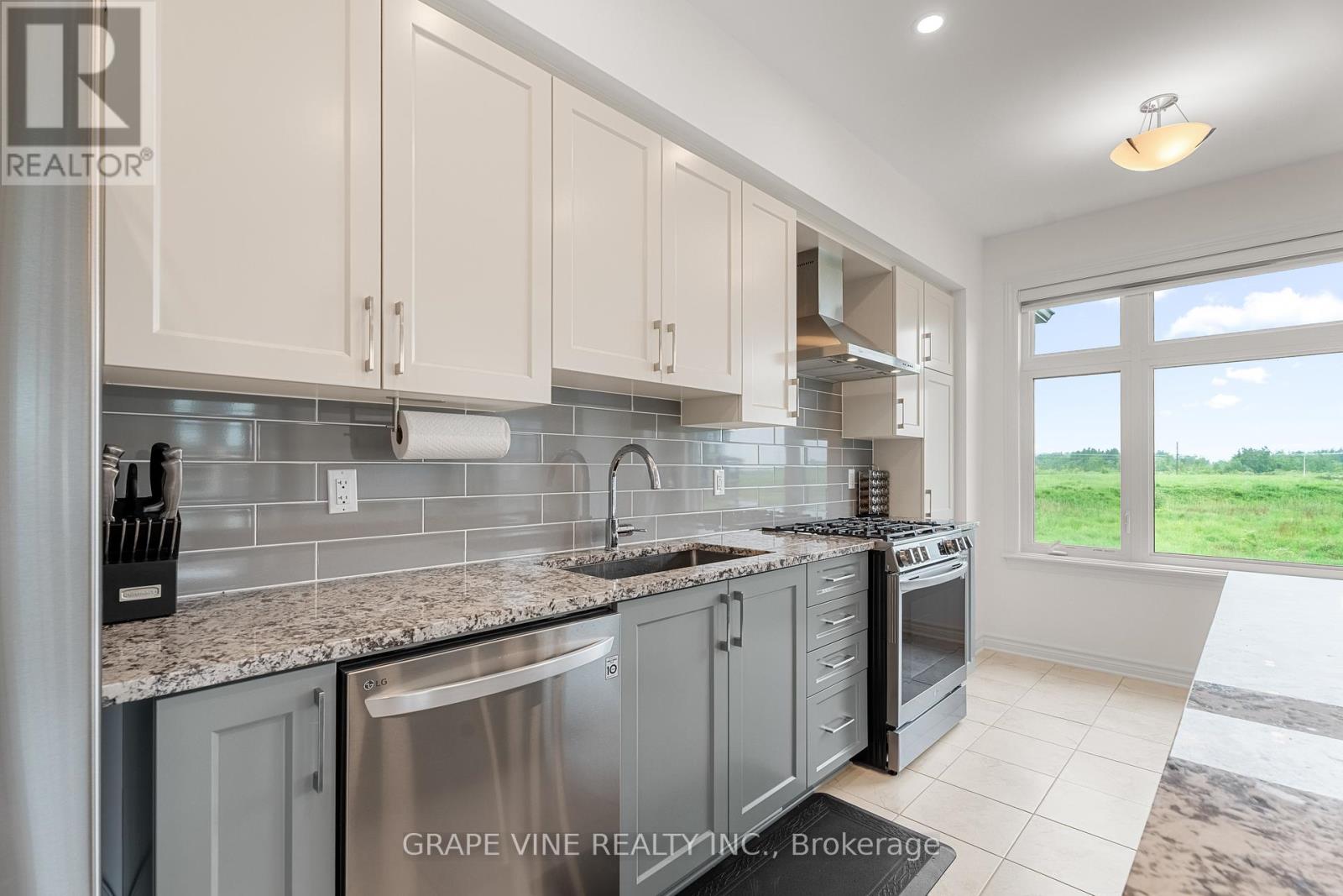 Photo 16 of 60 Verglas Lane, Ottawa ON