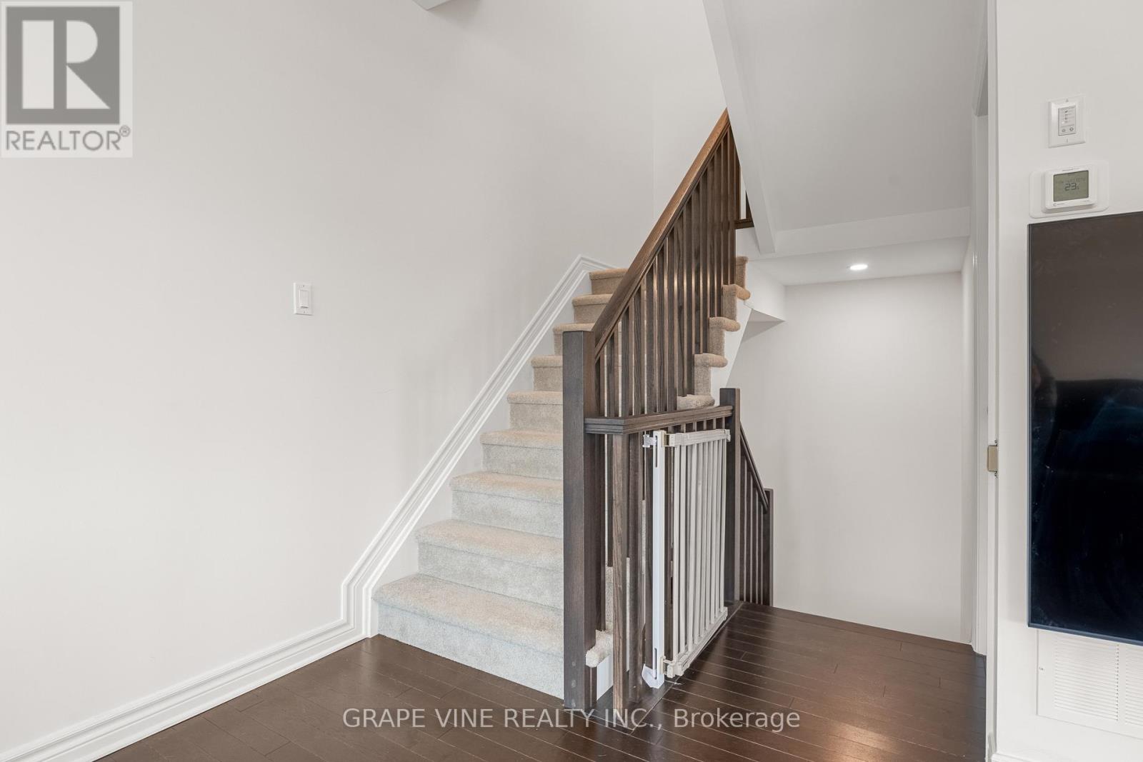 Photo 27 of 60 Verglas Lane, Ottawa ON