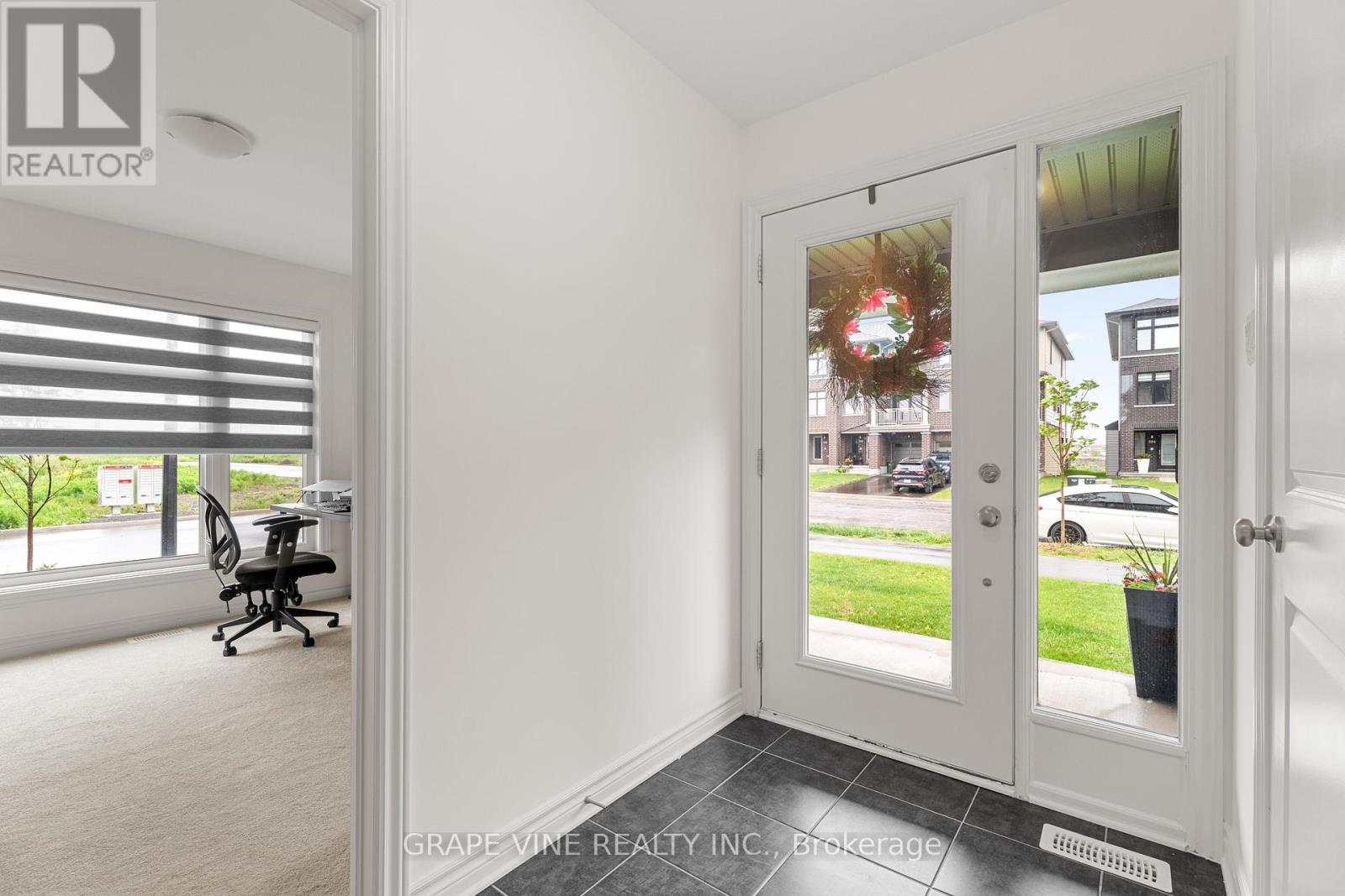 Photo 8 of 60 Verglas Lane, Ottawa ON