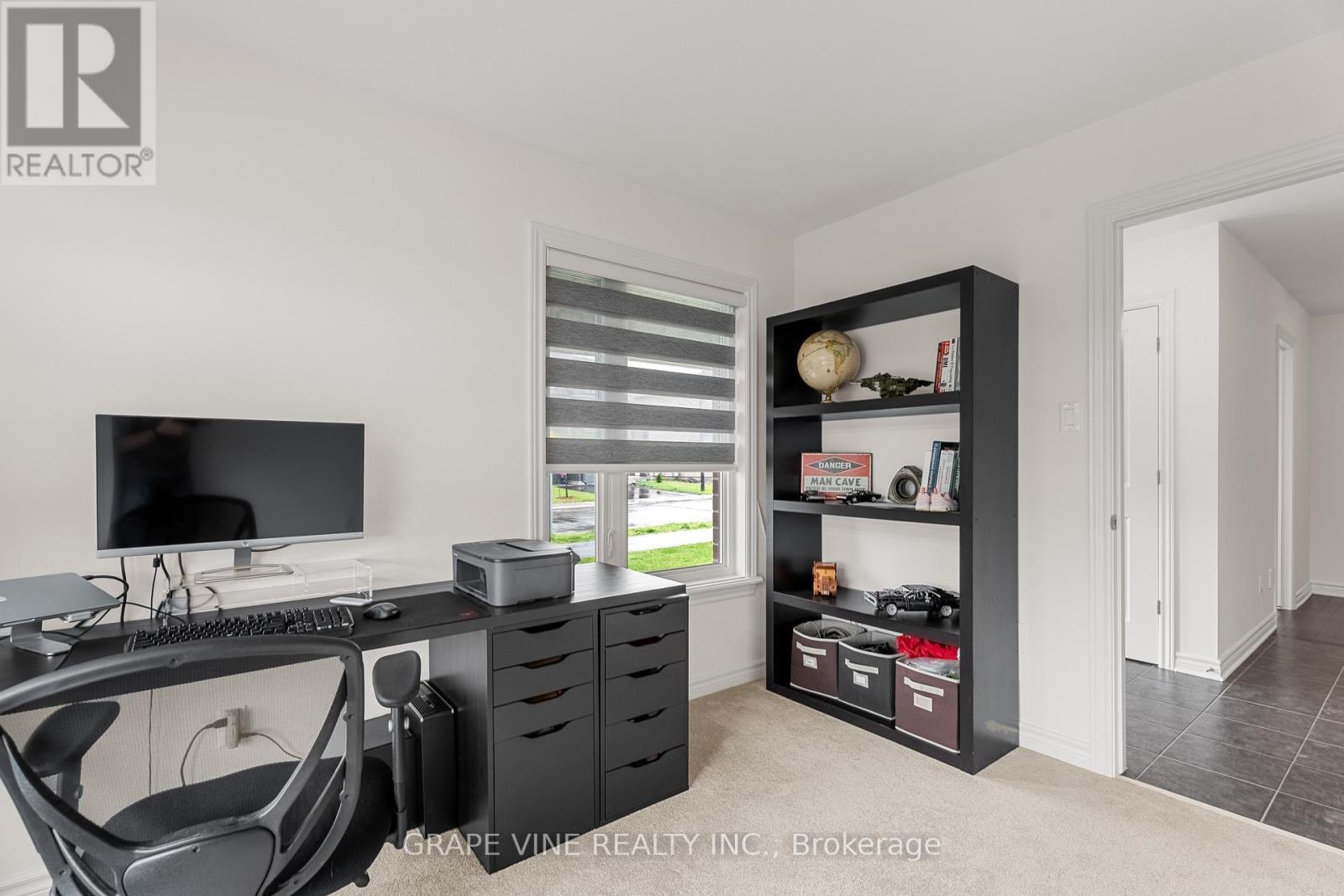 Photo 4 of 60 Verglas Lane, Ottawa ON