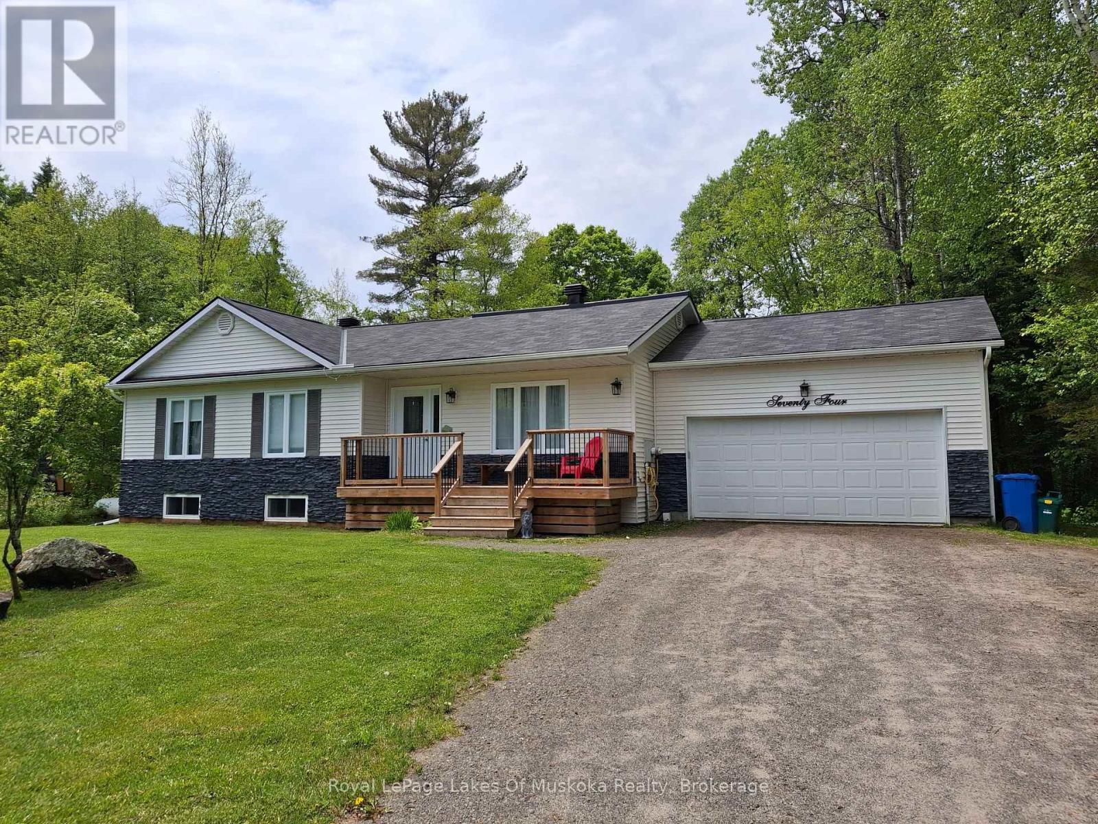Photo 36 of 74 Glencairn Crescent, Huntsville ON
