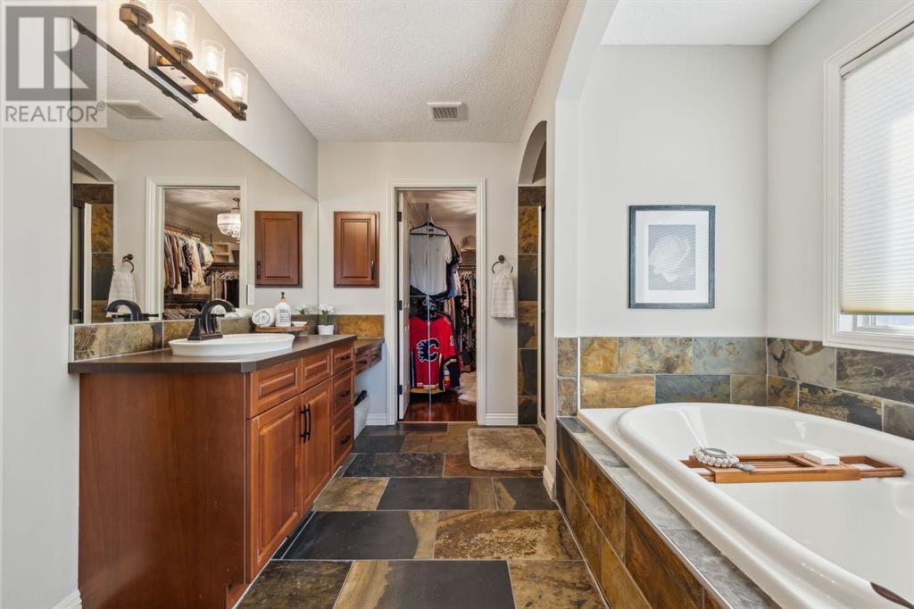 Single Family House for Sale in  Everbrook Way SW Evergreen Calgary 