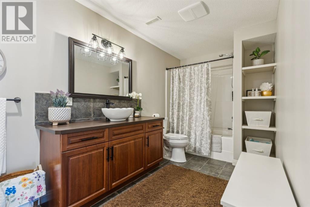 Single Family House for Sale in  Everbrook Way SW Evergreen Calgary 
