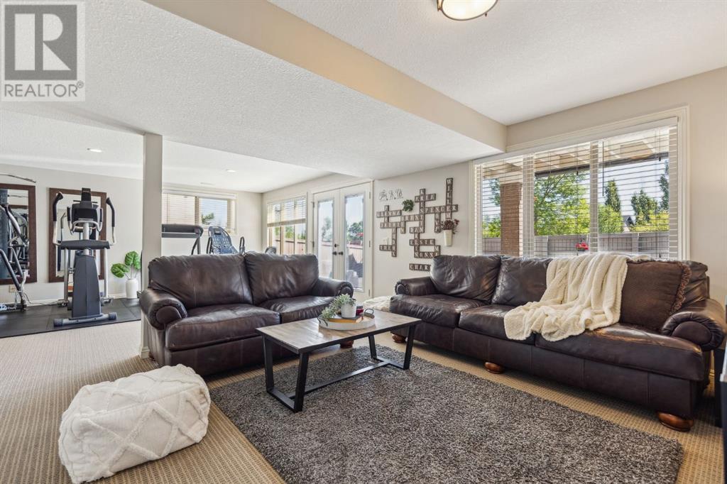 Single Family House for Sale in  Everbrook Way SW Evergreen Calgary 