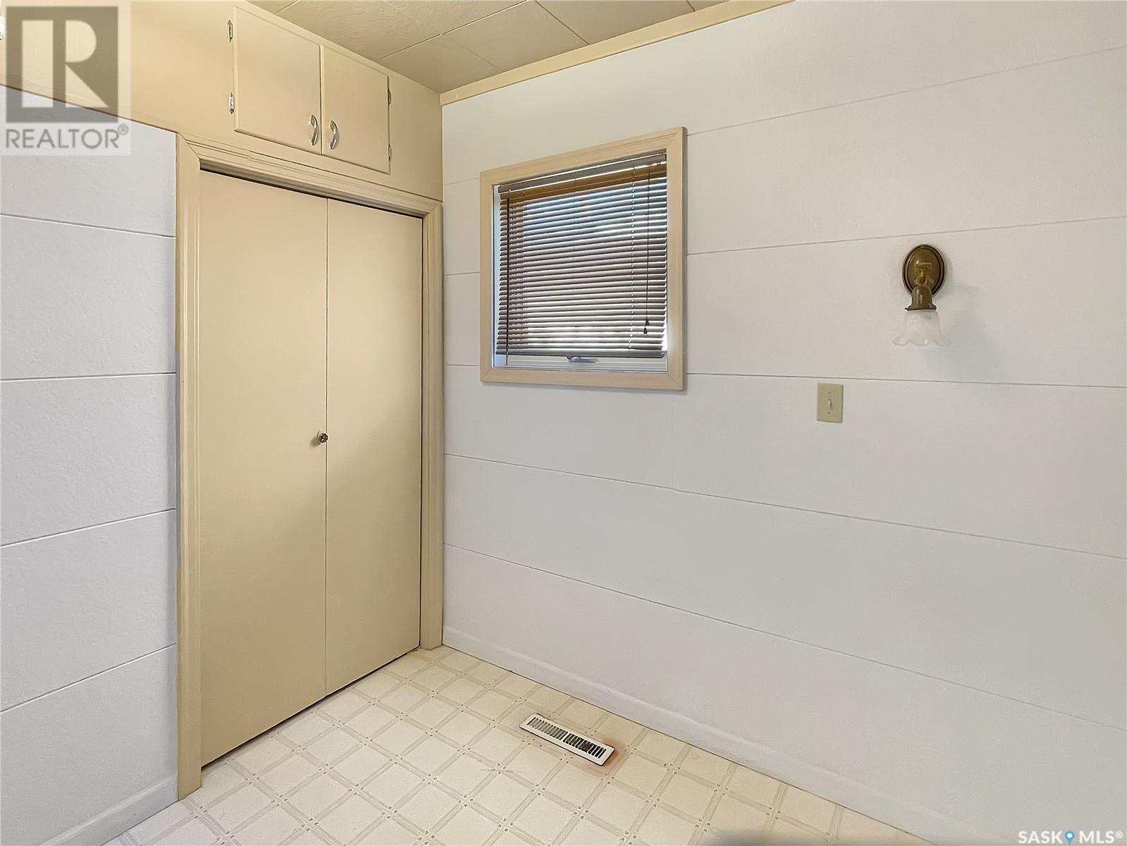 Photo 1 of 239 Railway Avenue, Vibank SK