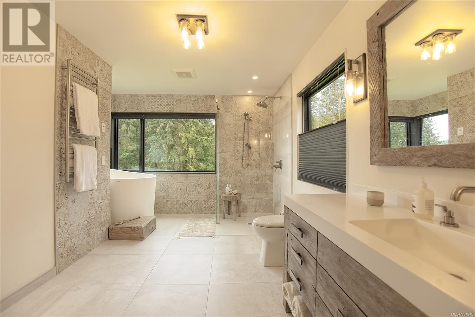 445 Cranberry Rd, Salt Spring