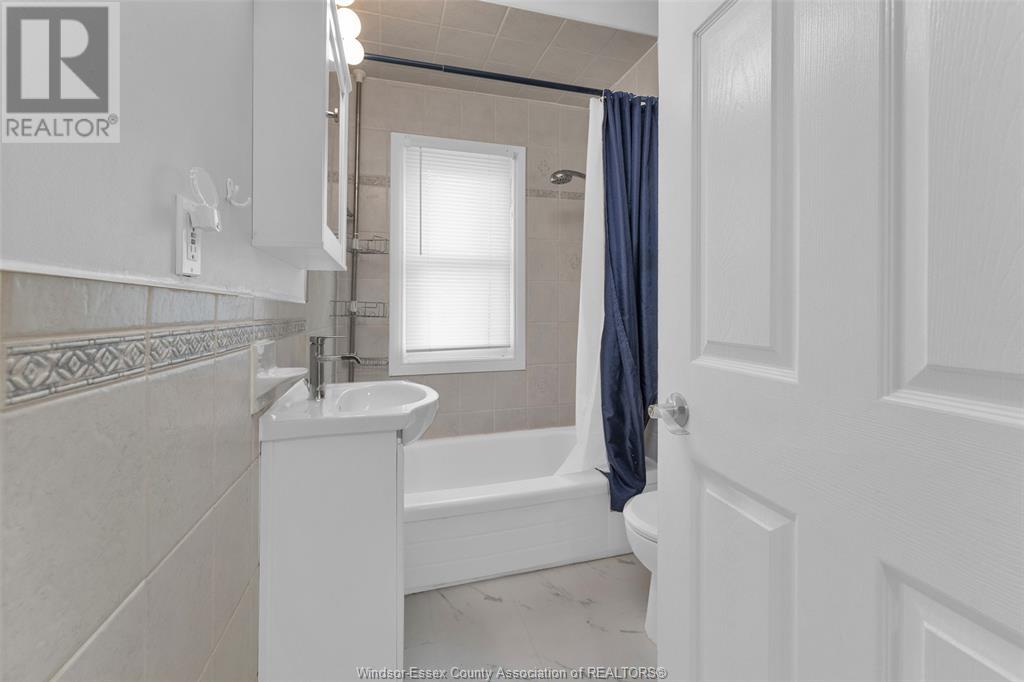 Photo 33 of 5411 Malden, Windsor ON